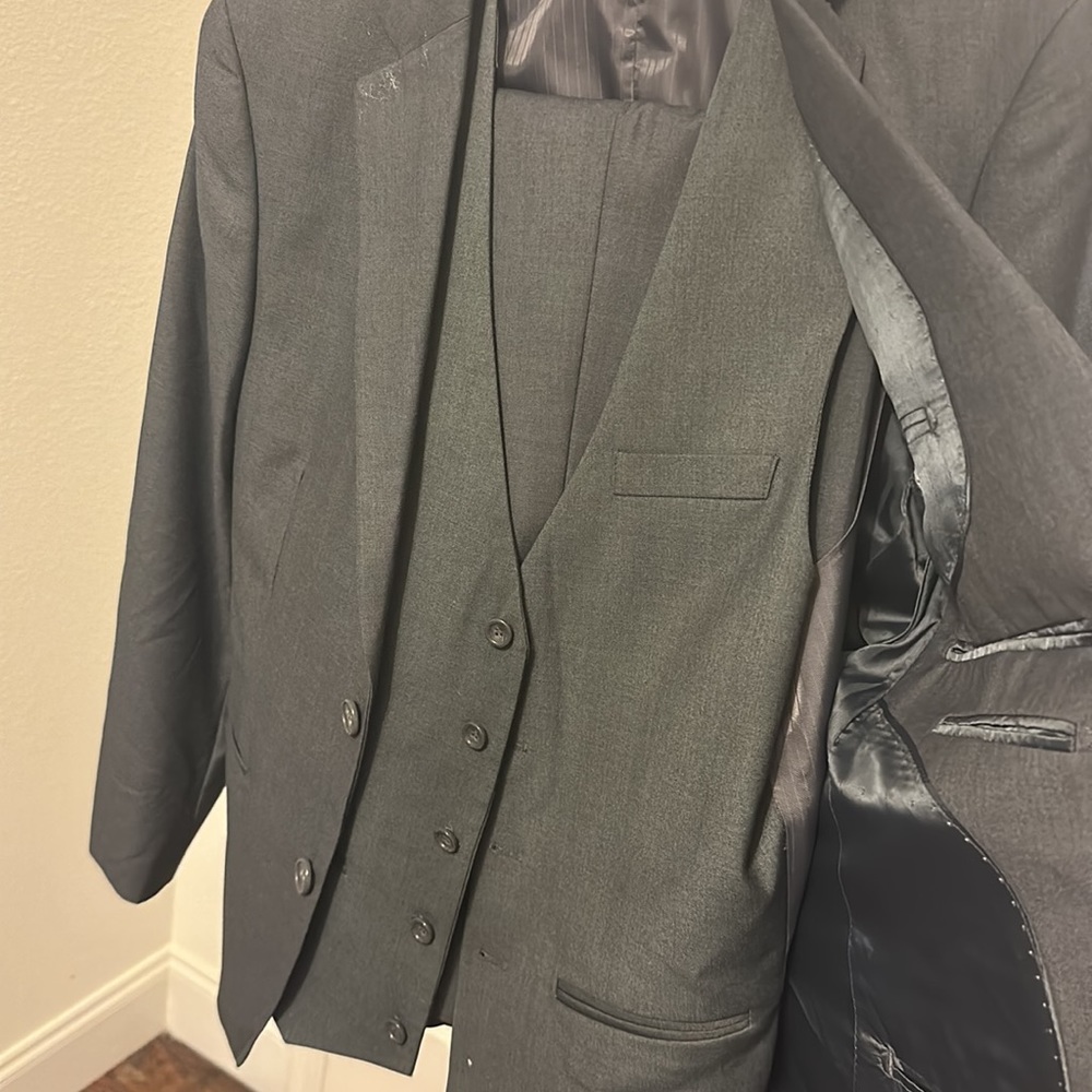 3 piece suit - Picture 2 of 6